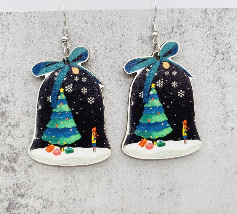 Women's statement dangle earrings-Adorable Vintage Wood Christmas Earrings