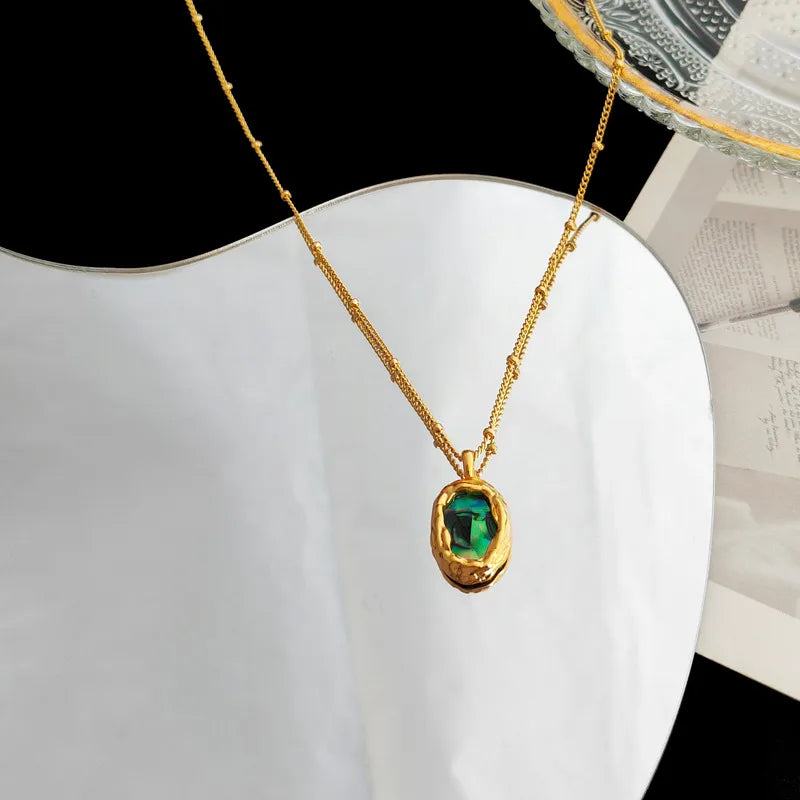 One Green Necklace (Random Pattern)