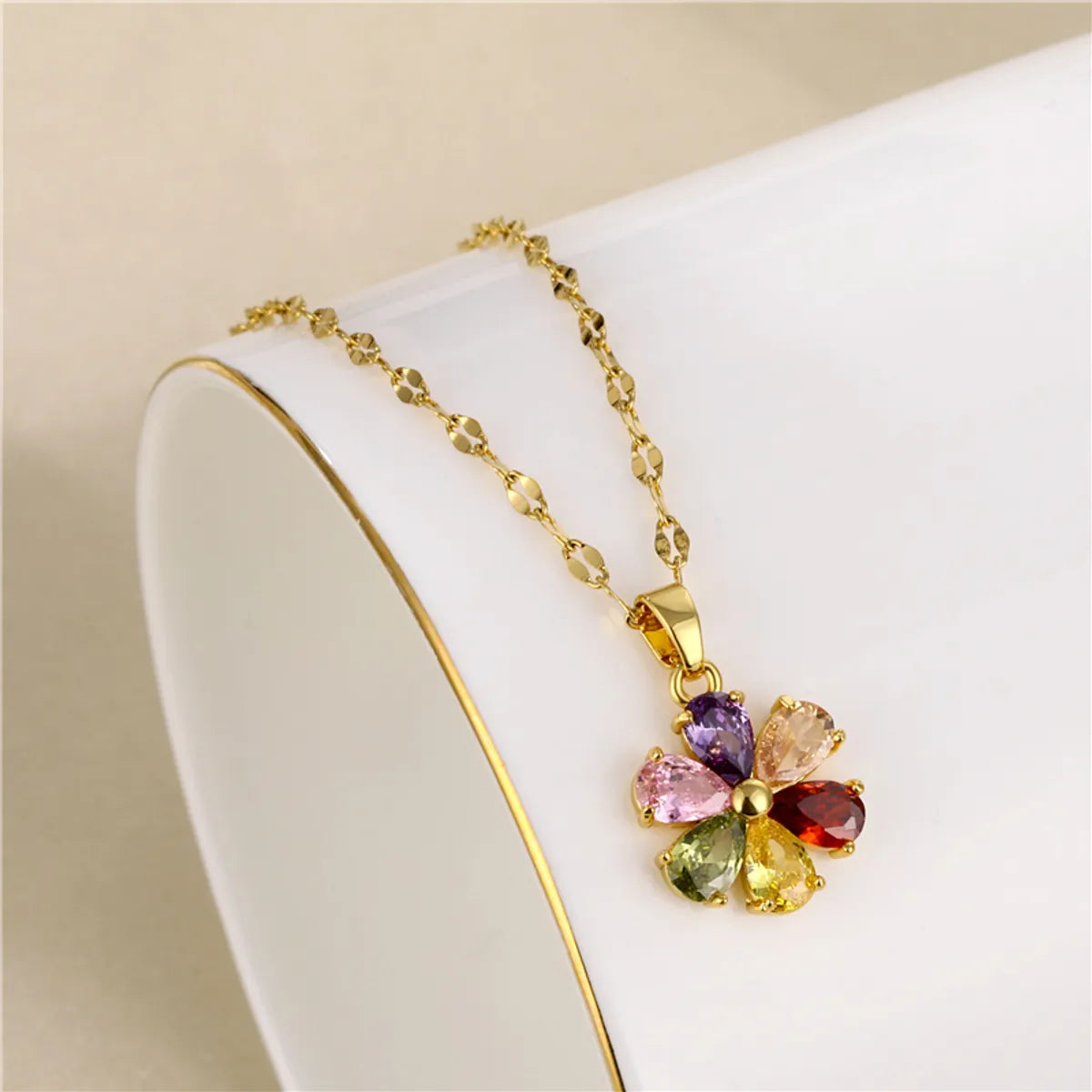 Women’s crystal necklace-Shiny Flower Stainless Steel Brass 18k Gold Plated Gold Plated Zircon Pendant Necklace In Bulk