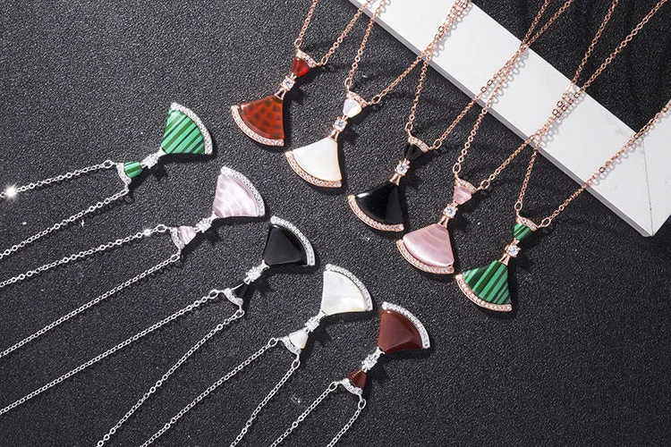 Women’s sophisticated necklace-Elegant Simple Style Dresses Sterling Silver Plating Inlay Rhinestones Agate Shell Pendant Necklace