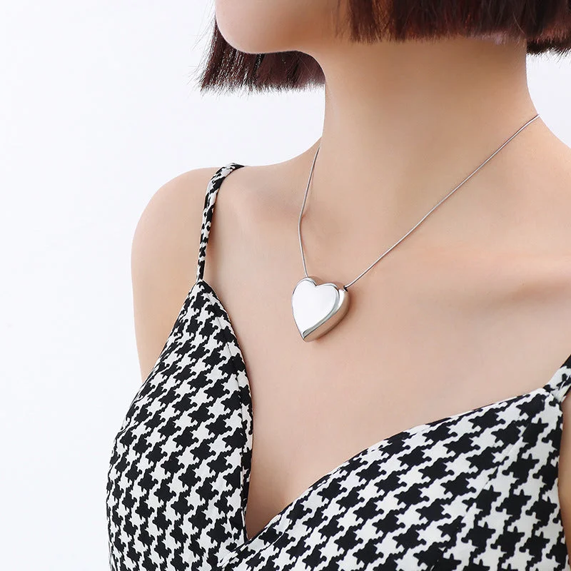 P059 Steel Big Heart Necklace 40 + 5cm