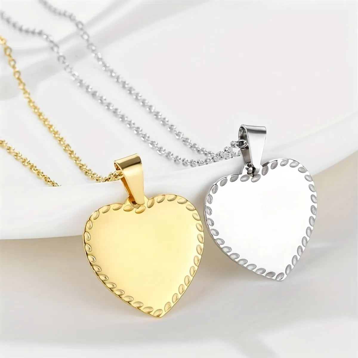 Women’s fashion-forward necklace-Simple Style Commute Heart Shape Stainless Steel Plating 18k Gold Plated Women's Pendant Necklace