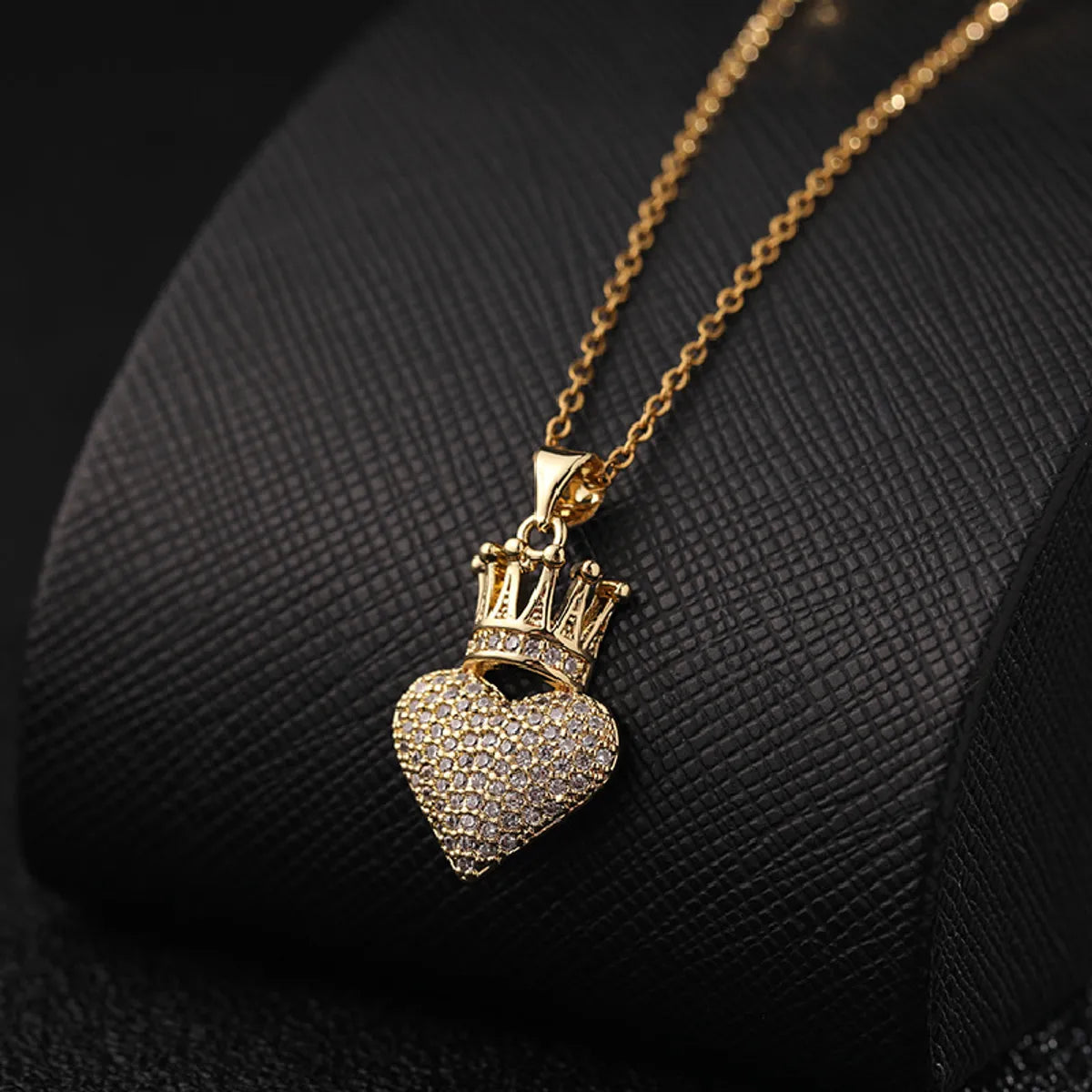 Women’s eco-friendly necklace-Elegant Queen Heart Shape Crown 201 Stainless Steel Steel Plating Inlay Zircon Women'S Pendant Necklace