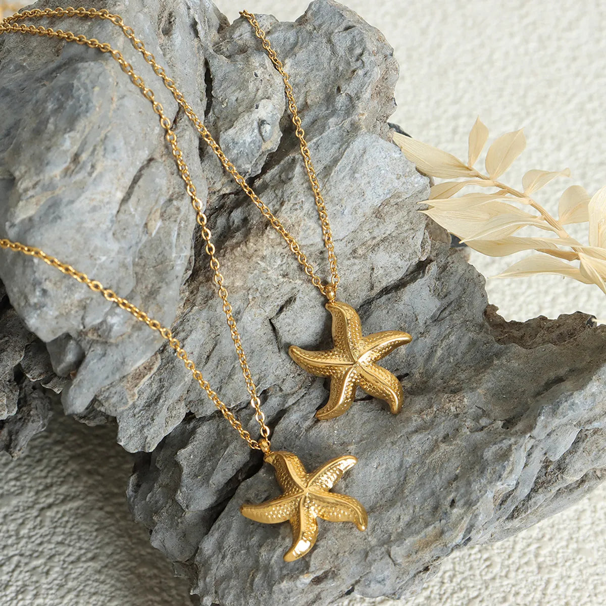 Women’s necklace accessories-Cute Beach Starfish Titanium Steel Plating 18k Gold Plated Pendant Necklace