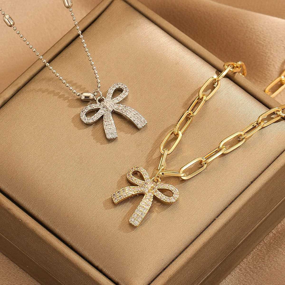 Women’s sophisticated necklace-Sweet Bow Knot Copper Zircon Pendant Necklace