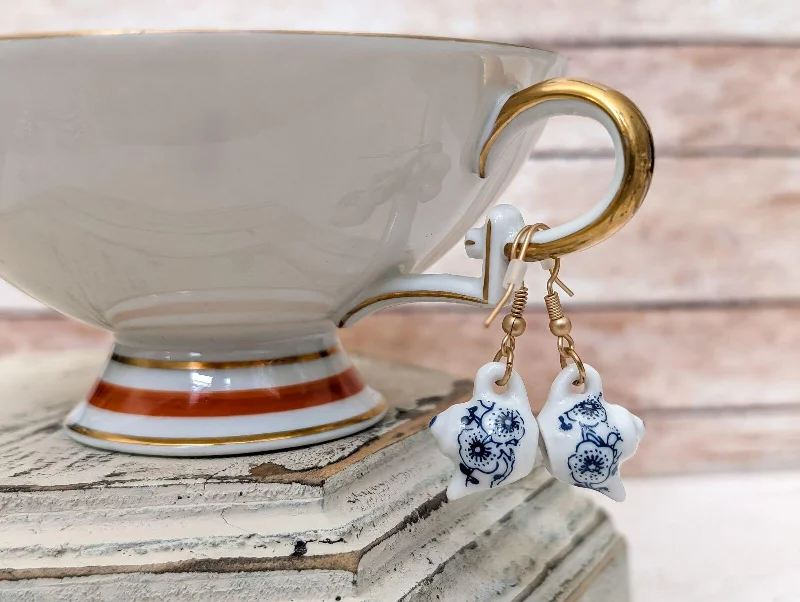 Women's geometric earrings-Beautiful Dainty Teapot Earrings