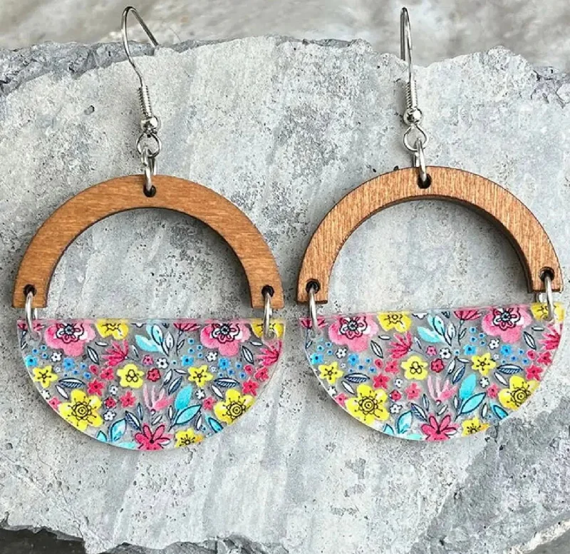 Women's personalized earrings-Beautiful Acrylic and Wood Floral Earrings