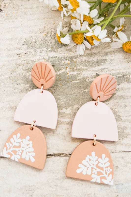 Women's trendy earrings-Beautiful Peach and Pink Clay Earrings