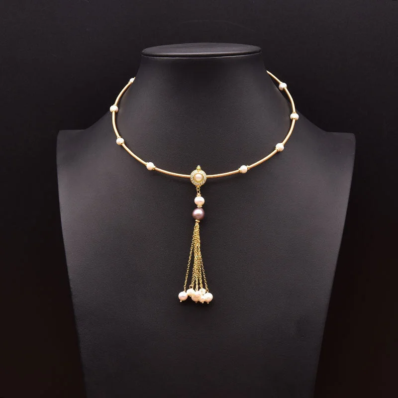 Women’s luxury necklace-Retro Flower Freshwater Pearl Copper Plating Gold Plated Necklace