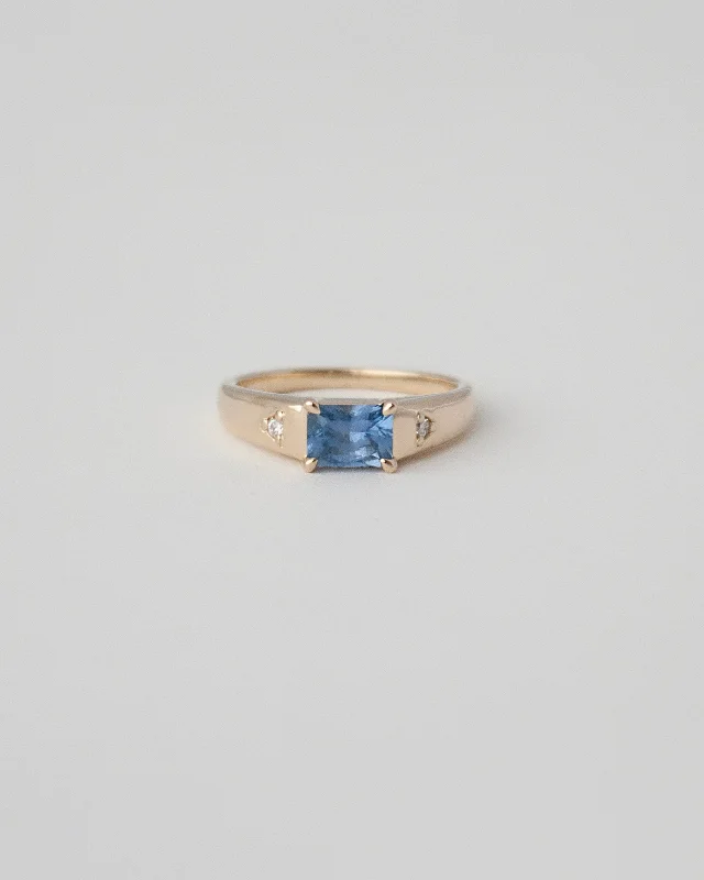 Women's handmade ring-THE GAZER RING | CORNFLOWER BLUE SAPPHIRE