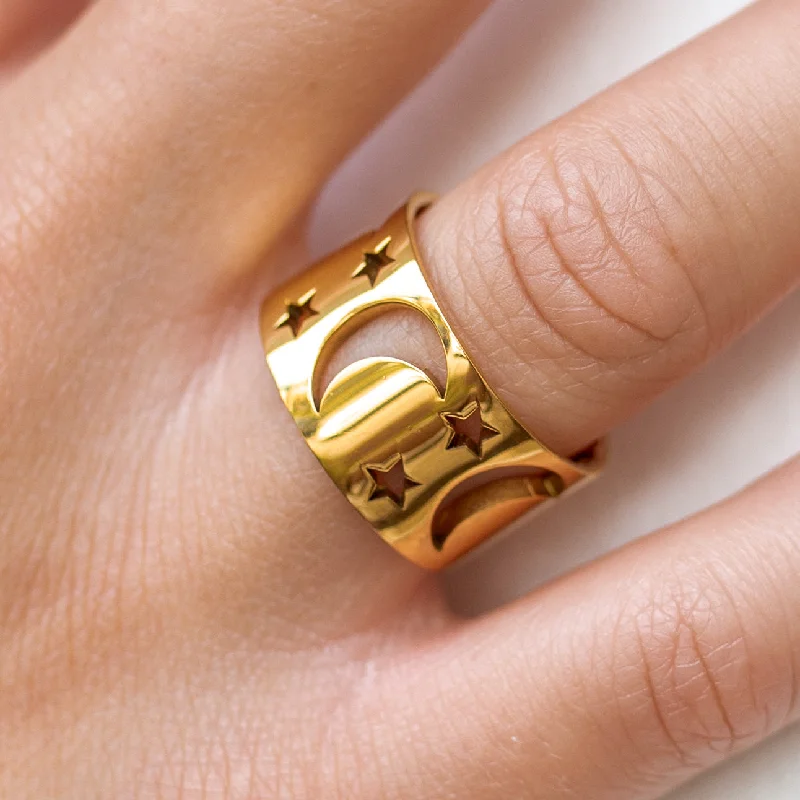 Women’s gemstone ring-Moonrise Ring Gold