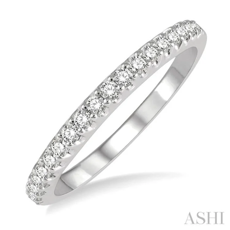 Women’s alternative engagement ring-1/4 Ctw Round Cut Diamond Wedding Band in 14K White Gold