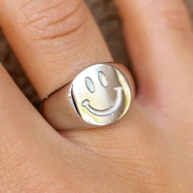 Women’s minimalist style rings-Happy Daze Ring Silver