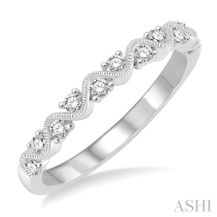 Women’s multi-stone engagement ring-1/4 Ctw Round Cut Diamond Stack Band in 14K White Gold