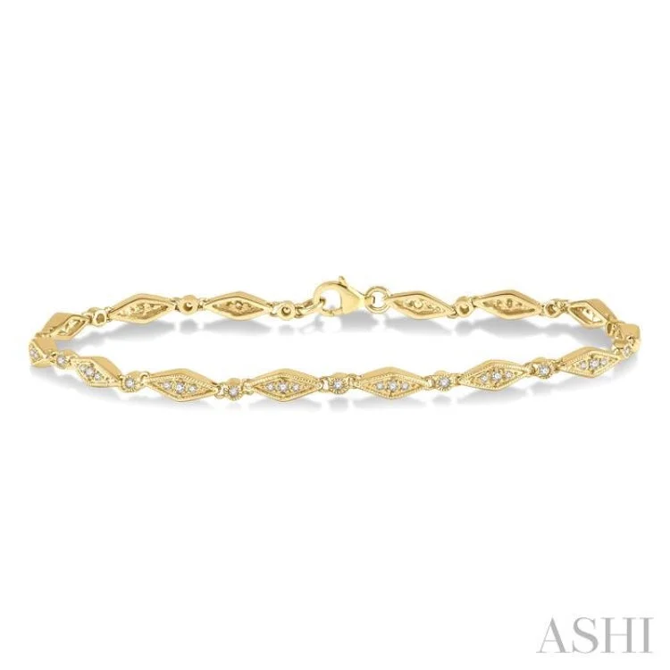 Women's bracelet set-1/3 Ctw Round Cut Diamond Shape Fashion Bracelet in 10K Yellow Gold