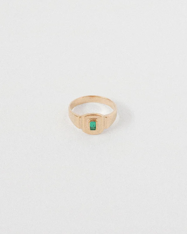 Women's dainty ring-PICNIC RING | EMERALD