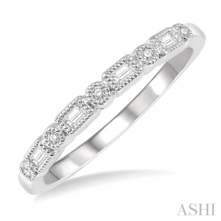 Women’s elegant engagement ring-1/10 Ctw Lattice Baguette and Round Cut Diamond Stackable Band in 14K White Gold