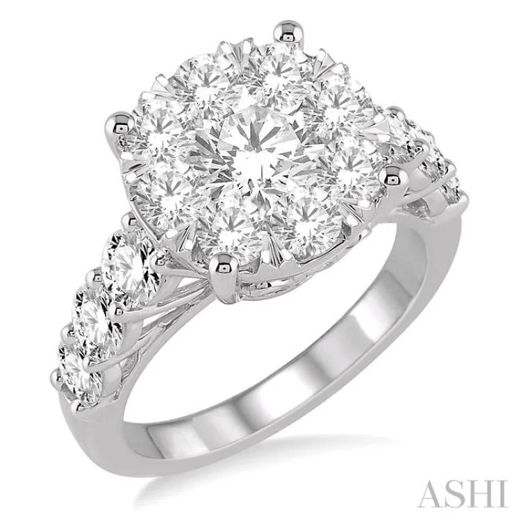 Women’s luxury engagement ring-2 Ctw Round Diamond Lovebright Ring in 14K White Gold