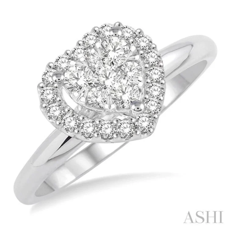 Women’s high-end engagement ring-1/2 Ctw Round Cut Diamond Heart Shape Lovebright Ring in 14K White Gold