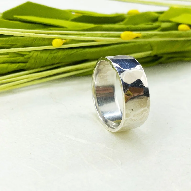 Women’s minimalist style rings-Wide Ripple Hammered Ring