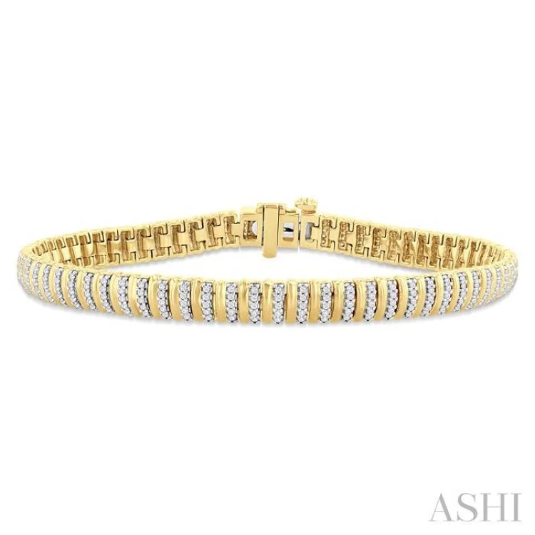 Women's luxury gold bracelet-1 Ctw Ribbed Round Cut Diamond Bracelet in 10K Yellow Gold