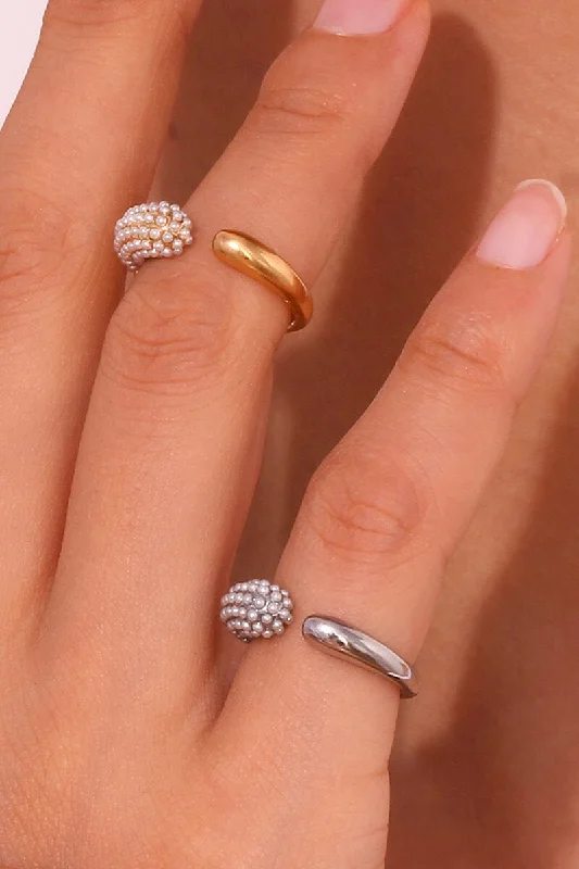 Women’s large ring-Pearly Wrap Midi Ring