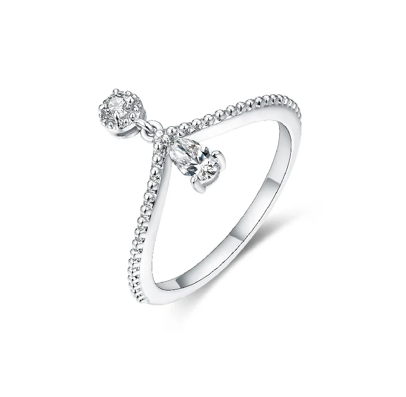 Women’s classic solitaire engagement ring-Stylish Moveable Diamond Ring